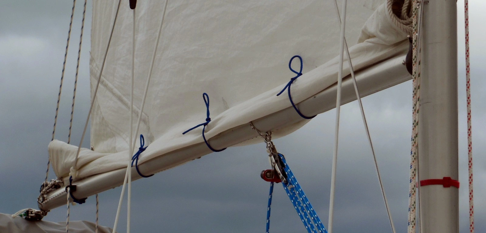 reefing system for sailboats